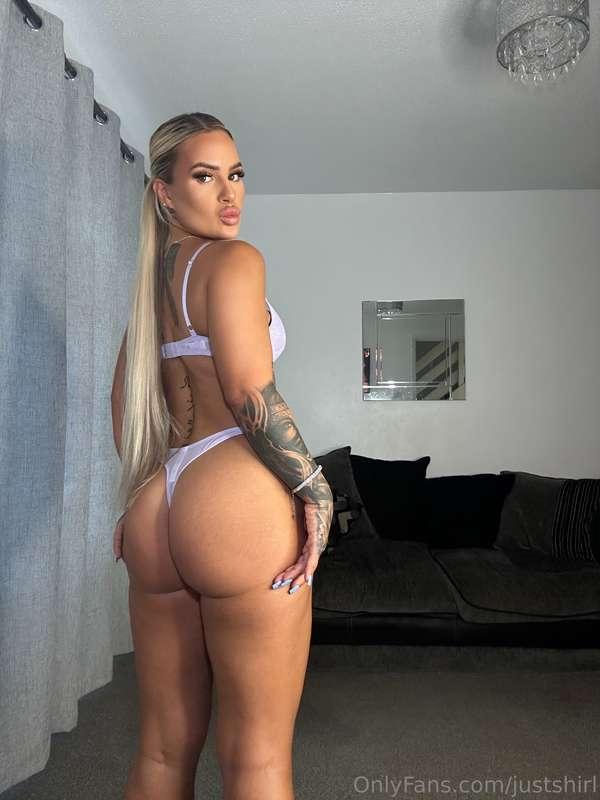 Happy hump day 😏🍑🫢