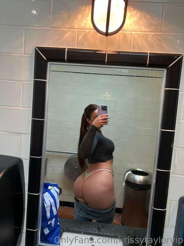 krissytaylorvip main image