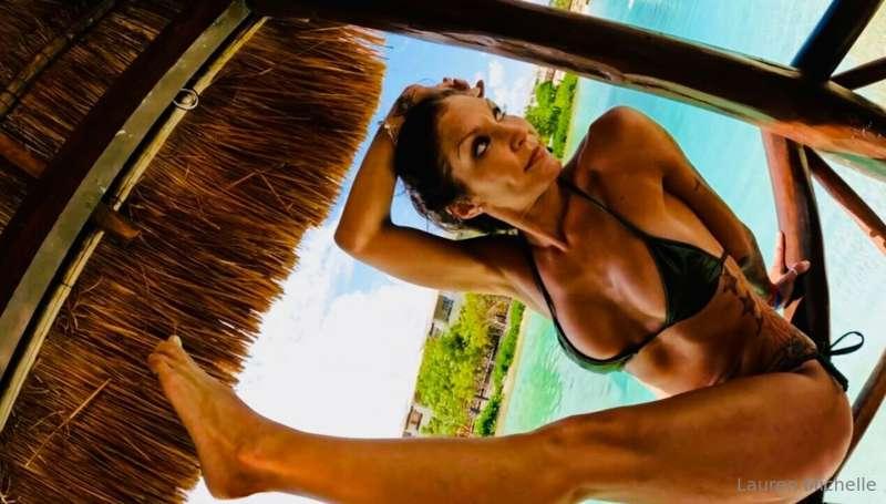 Happy Friday everyone!! 🖤

📸: FTJ Dance Pro