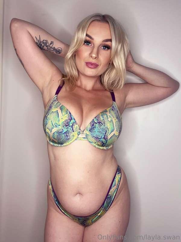 do you like me in this lingerie baby?😏