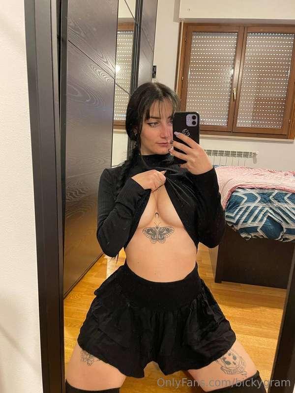 Hey amore, che ne pensi di questi due meloni? 😏💦
In chat ti ..