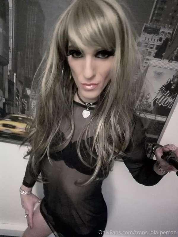 trans-lola-perron image #4
