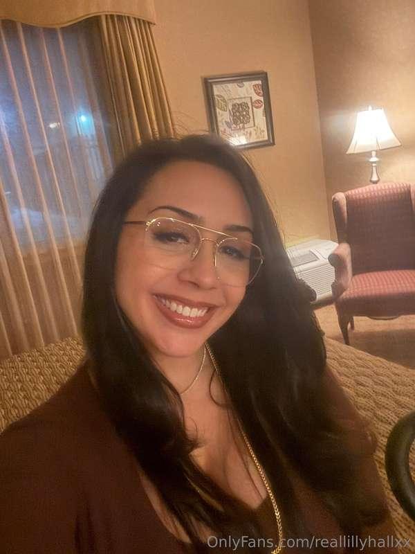How do you like my glasses? 🤭