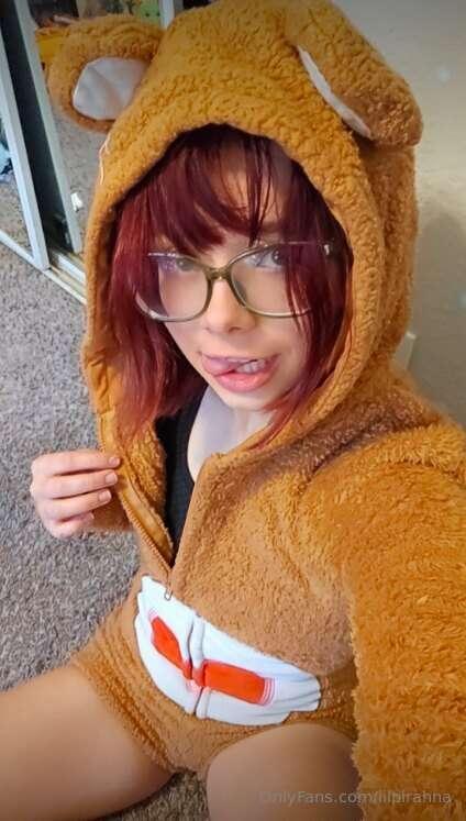 My teddy bear onesie is wayyy to cumfy lol. I think I need l..