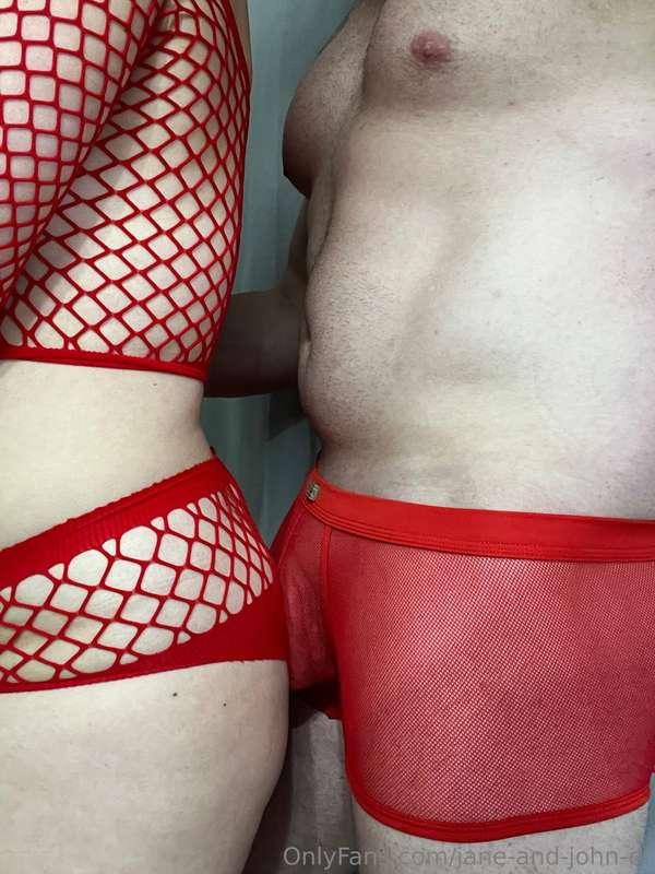 Jane and John in red