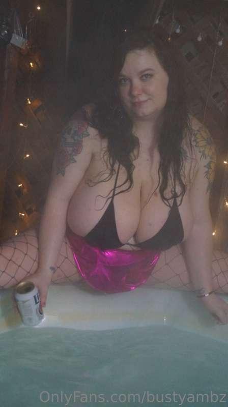 bustyambz image #1