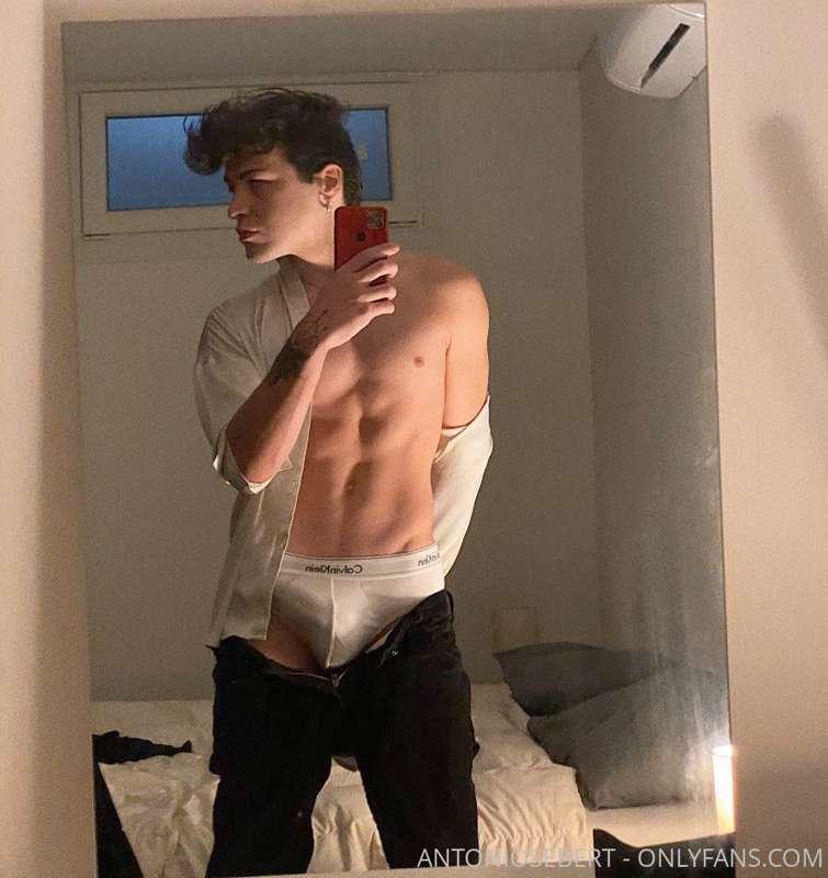 Unwrap my dick, slowly just how I like it 👅