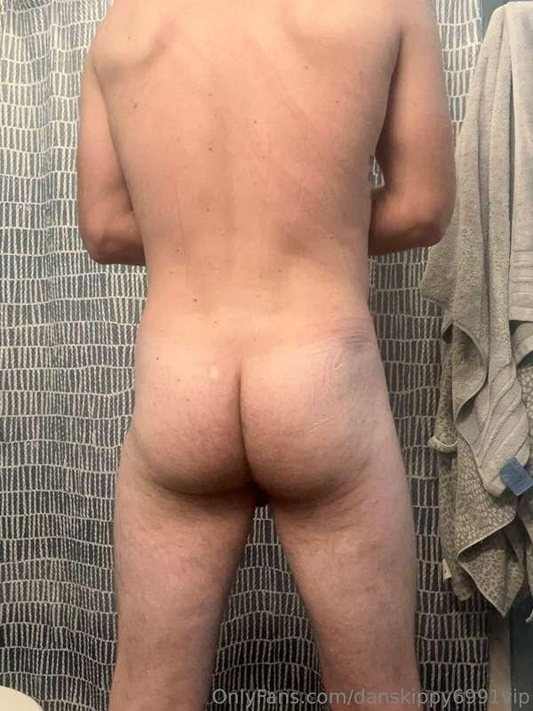 Happy Thursday, here’s my juicy butt