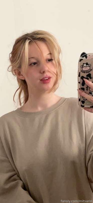 I felt a lot better today and even went to the city for some fresh air!! 🥰 (no makeup btw 😳)

How is your day going? 🤍

#egirl #emo #babyface #waifu #vitiligo #cutegirl #girlfriend #petite #horny #ginger #blonde #custom #sexting
