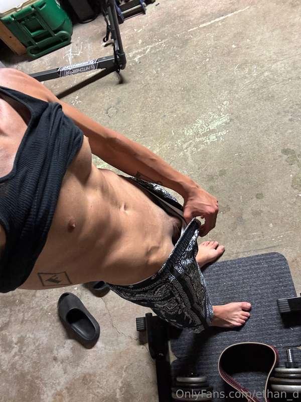 Suck it while I lift 