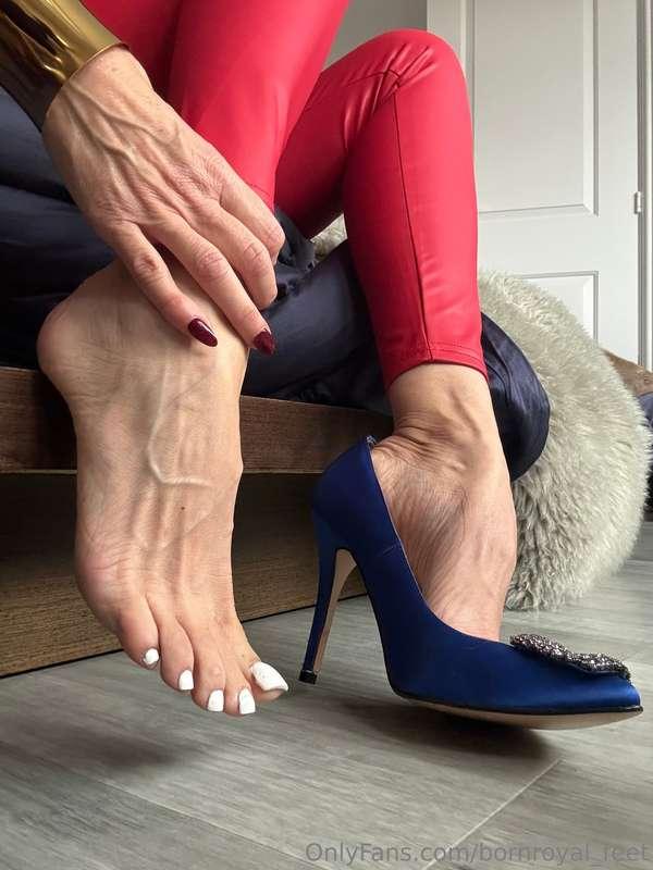 bornroyal_feet image #3