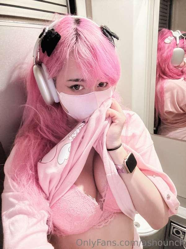 Unas divertidas fotos en el tren uwu ¿Te gustan? 💖
Quieres v..