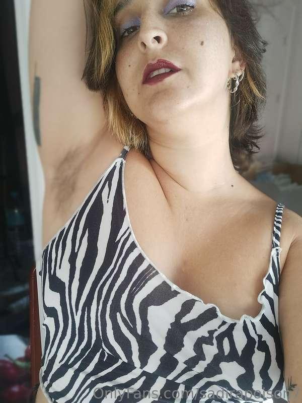 Amantes del vello por aquí?
Y en concreto, en las axilas, me..