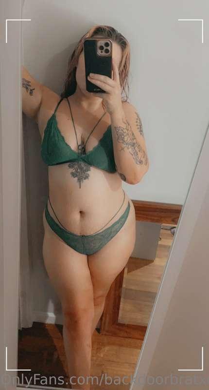 Do we like green on me? 💚