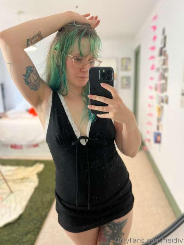 I dressed up just for you 🥰#mirrorselfie #hairy #armpits #dr..