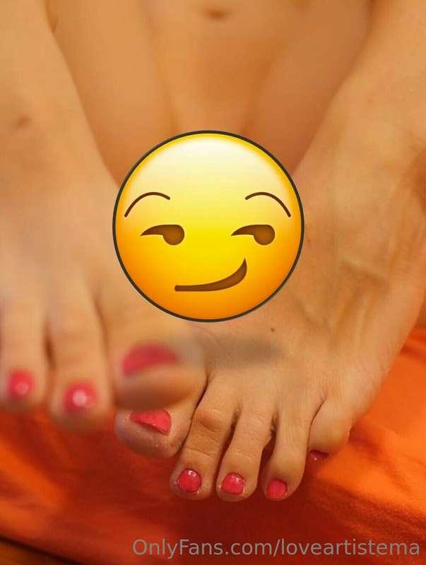Hey babe😘 I know that ***you adore my feet***. Don't you jus..