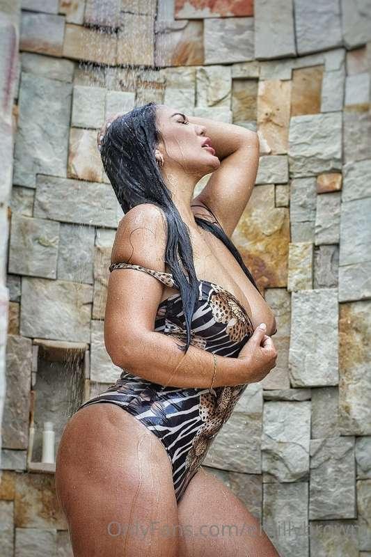 Take a shower with me! 🔥😈