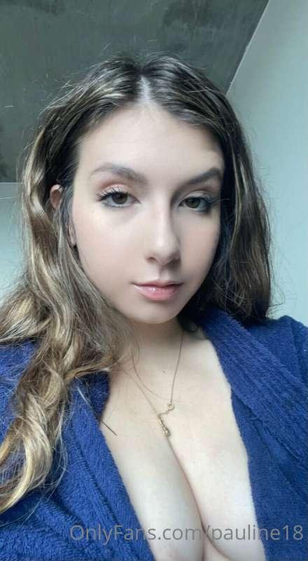 Innocent free sextape 🥰💕 freshman @rileyreed18 let 4 college..