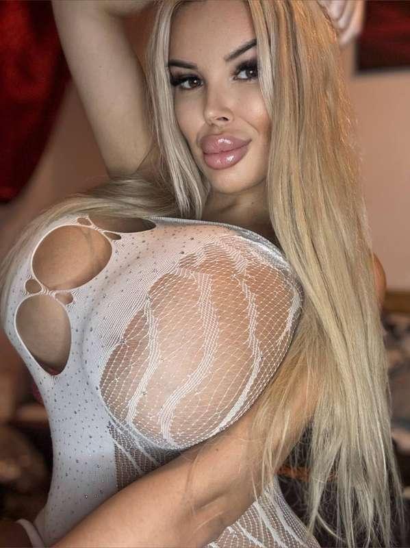 Want something personal just for you? 😈 Let me moan your nam..