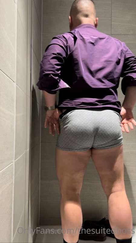thesuitedboss image #4