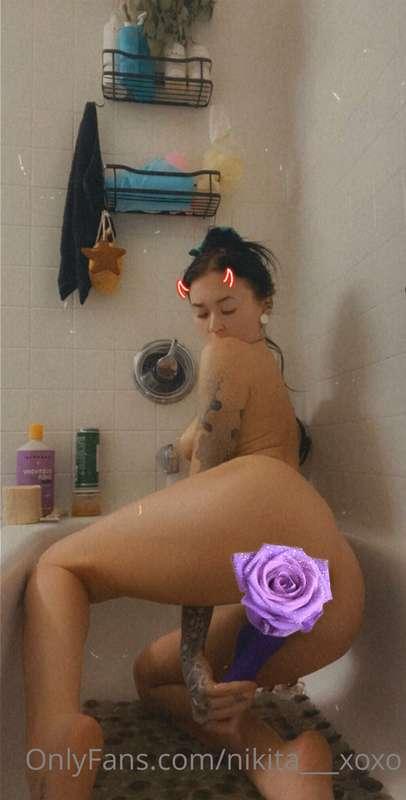 sneak preview of todays new ppv photo set 👾🔮