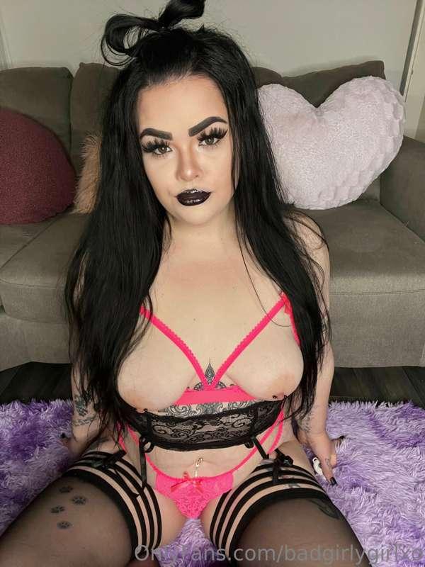 Titty Tuesday 😘