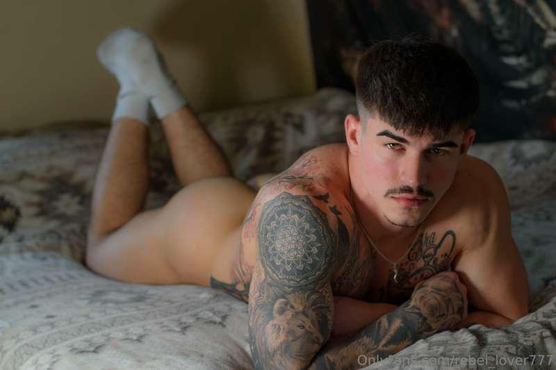 Check out my buddy from my photoshoot. let me know if i shou..