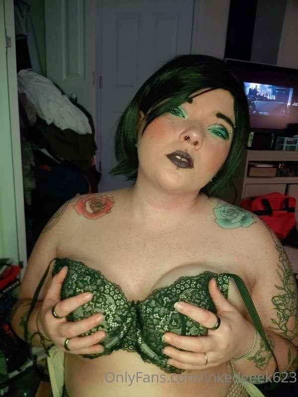 Gonna upload these in mass sets. Roughly 20 pics each. Proba..