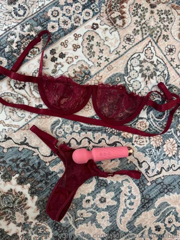 atomicbrunettebabee image #0