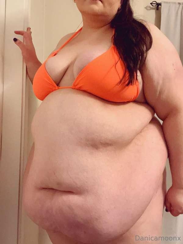 No bikini bottoms, they wouldn’t fit over my belly anyways 🤷..