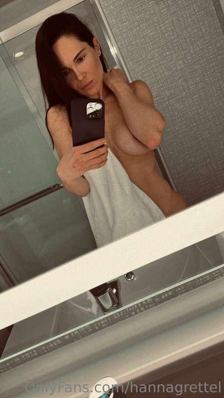 Hot coffee
Hot sex
Hot shower 
Are you in my team?..