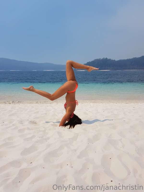 Let's do some acrobatics 🤸🏽‍♀️