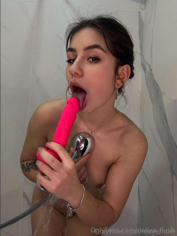 🔥 FREE ACCESS TO HER PUSSY! 🔥Her juicy lips and big tits are..