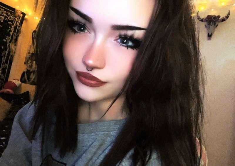 Always up for selfies 🖤💀✨