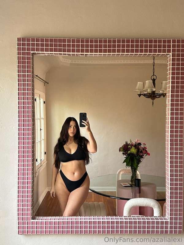 don't make me get dressed today🖤