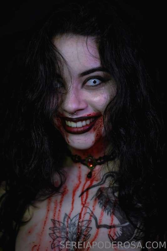 🇺🇸 Just as scary as you imagined I could be?

🇧🇷 Você me ima..