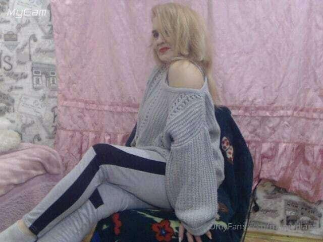 Gnawing on my buttocks, you realized that you could no longe..