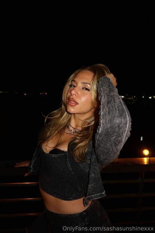 bedroom eyes for you & you only🖤