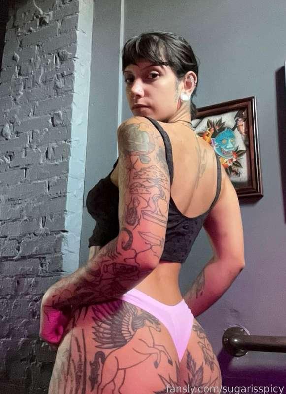 Freebee for ya
#selfie #booty #fyp #tattoos