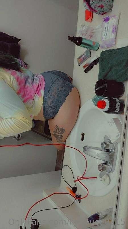 Who doesn't like a little booty 🥴🍑