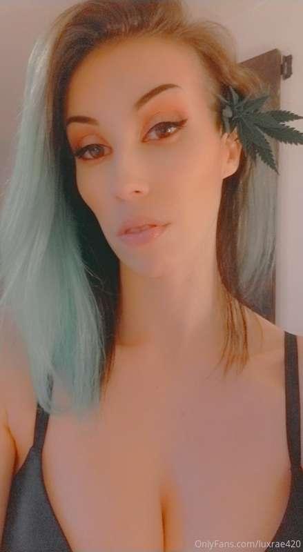 Hey guys! Spicy new content coming tomorrow! Collabing with ..