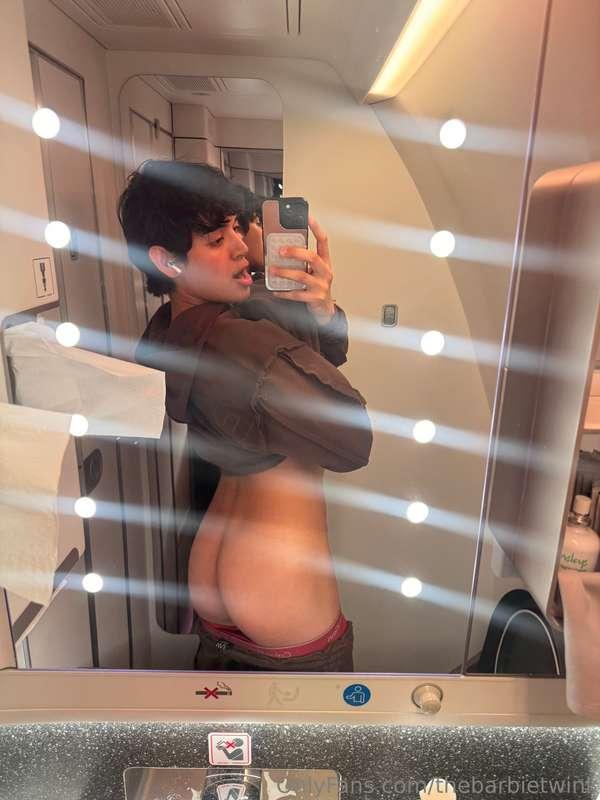 airplane mode ✈️🍑