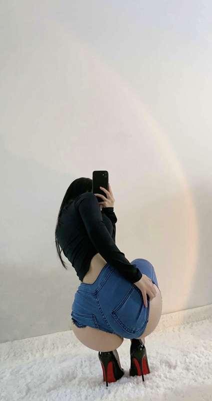 Think I need new jeans… (14Pics)