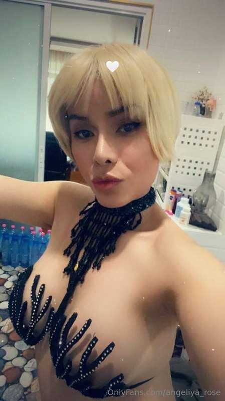 Show me your rich cock! I'm available to rate it 🔥 written $..
