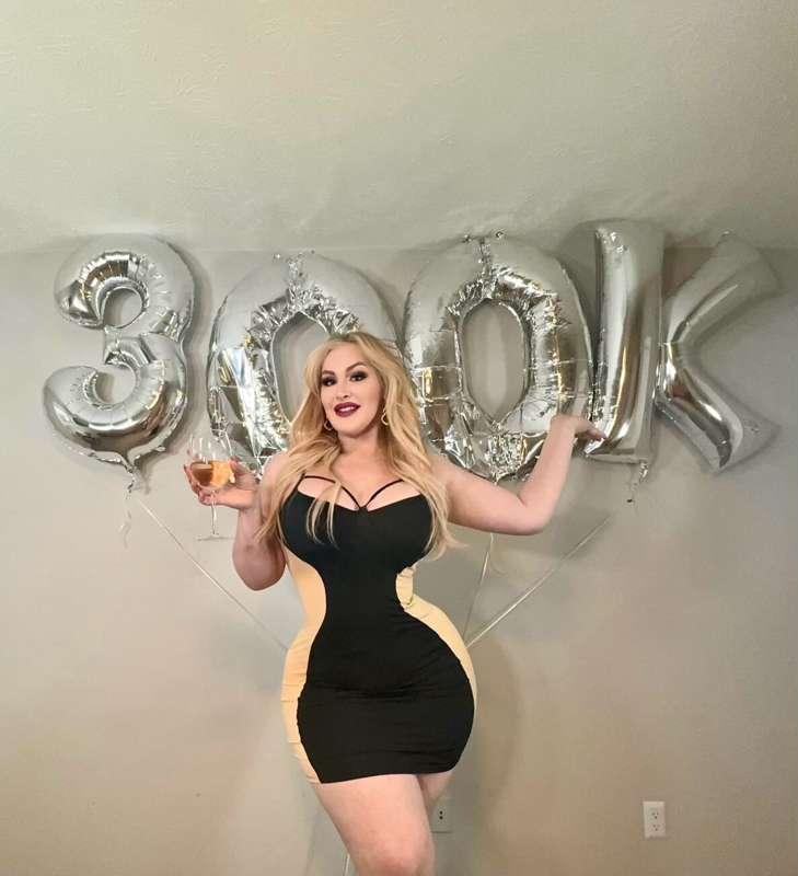 ***OMG I DID IT!!!*** 🥳

**I finally hit 300k followers on i..