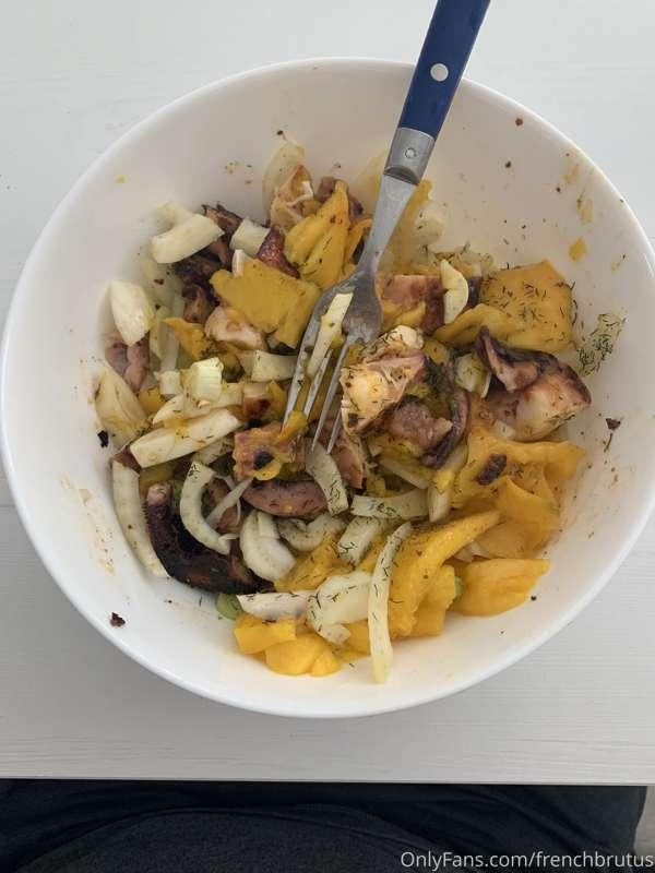 Ok so I’m asked a lot about what I eat or how I train in the..