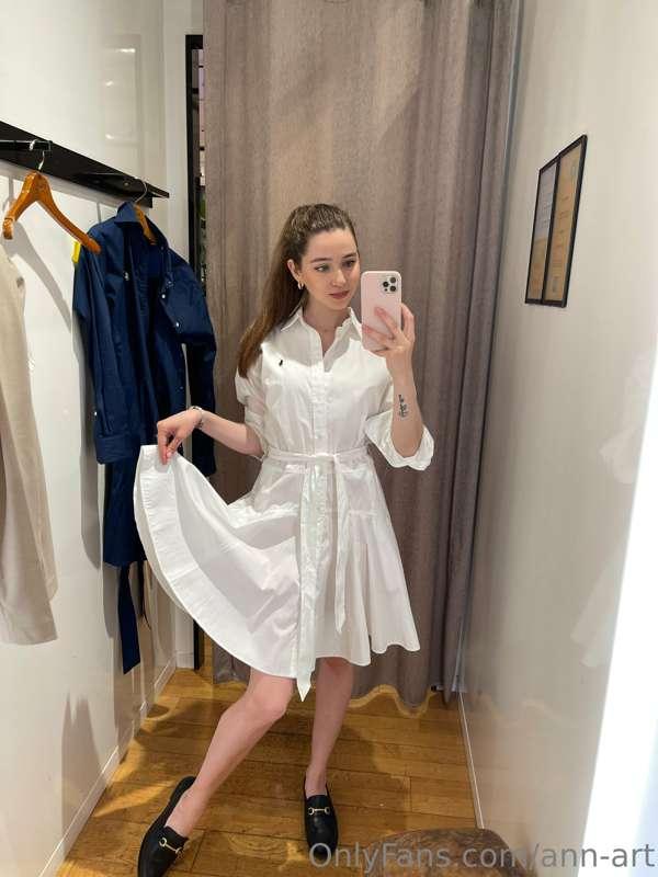 Ann is in the fitting room😻Which dress do you like the most?..