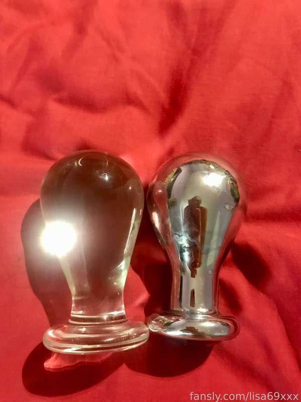 I treated my arse hole to a new plug ❤️ It’s similar to the metal light bulb one but glass.. Do you like it? 
