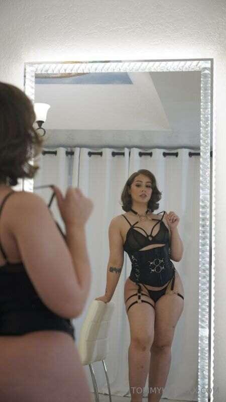 Drop to those knees and worship me