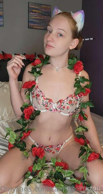 Pretty in red, not as innocent as you think 😈

***White and ..